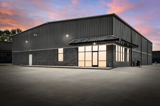 1170 Dunlop Ln, Clarksville, TN for lease Building Photo- Image 1 of 38