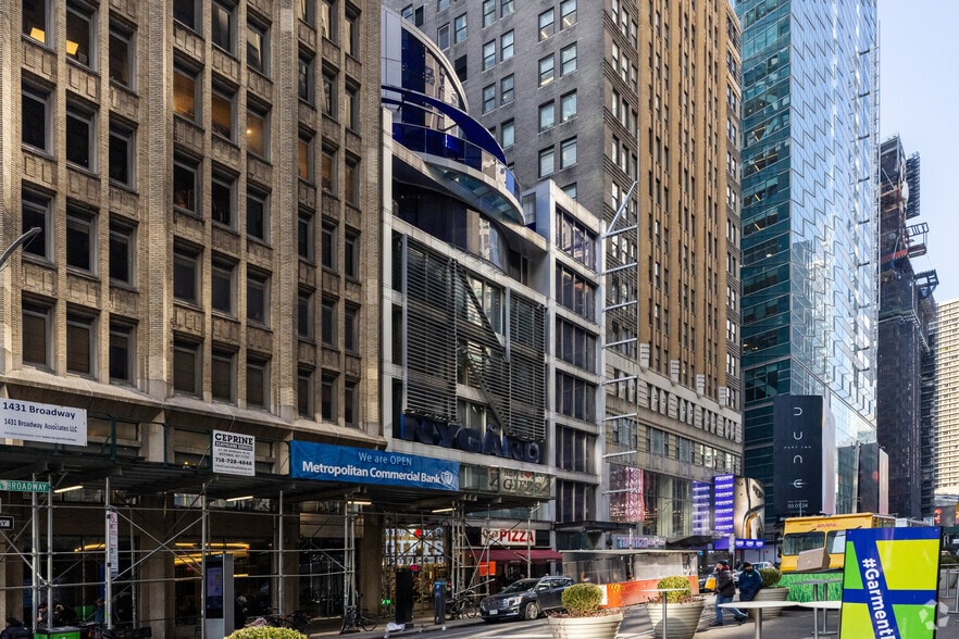 1435 Broadway, New York, NY for lease - Building Photo - Image 1 of 10