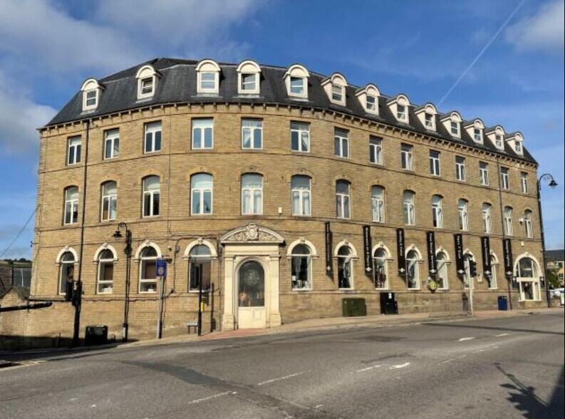Huddersfield Rd, Mirfield à louer - Photo du bâtiment - Image 1 de 1