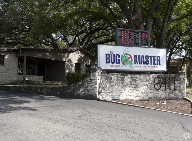 8411 N Interstate 35, Austin, TX à louer - Photo du bâtiment - Image 2 de 38