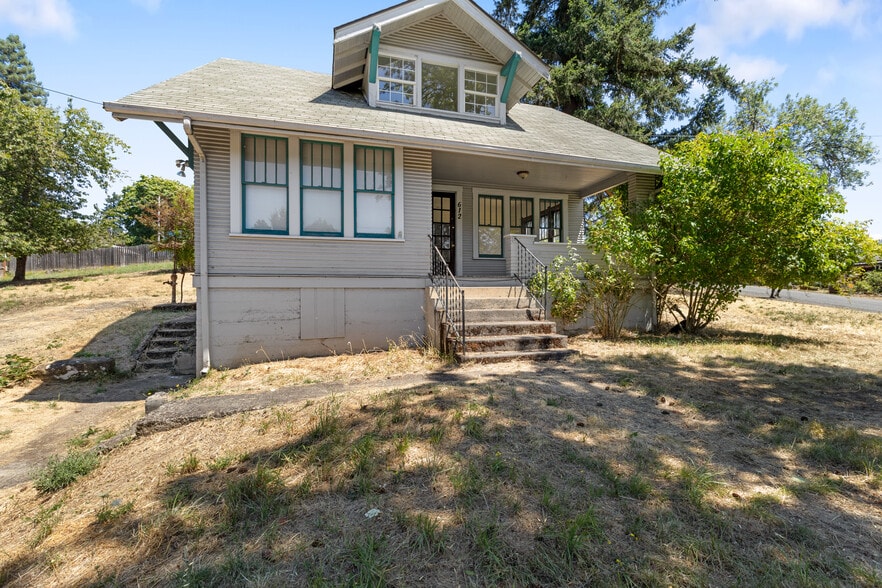 612 N State St, Sutherlin, OR for sale - Primary Photo - Image 1 of 1