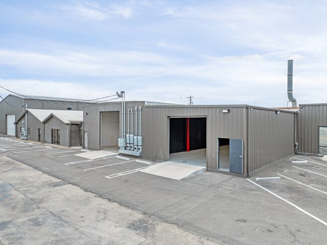 Plus de détails pour 11110 Bluff Bend Dr, Austin, TX - Industriel à vendre