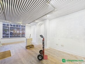 16 Cornwall Pl, Buckingham for lease Interior Photo- Image 2 of 3