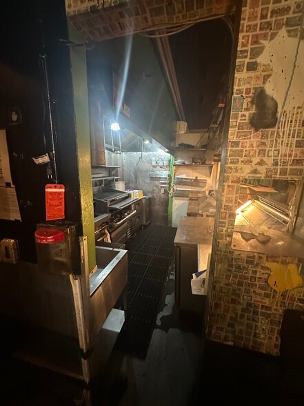 68 Clinton St, New York, NY for lease - Interior Photo - Image 3 of 14