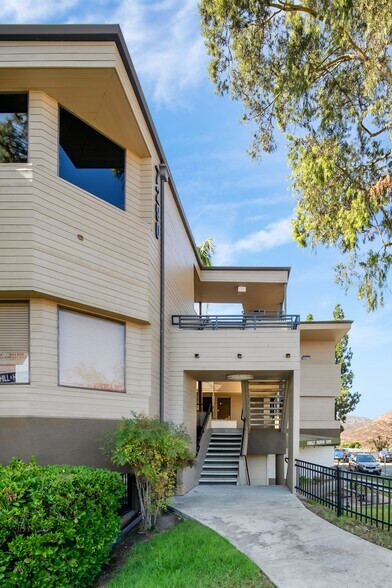 7290 Navajo Rd, San Diego, CA à louer - Photo du bâtiment - Image 3 de 14