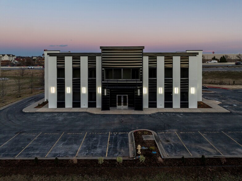 3103 SE Moberly Ln, Bentonville, AR à louer - Photo du bâtiment - Image 2 de 21