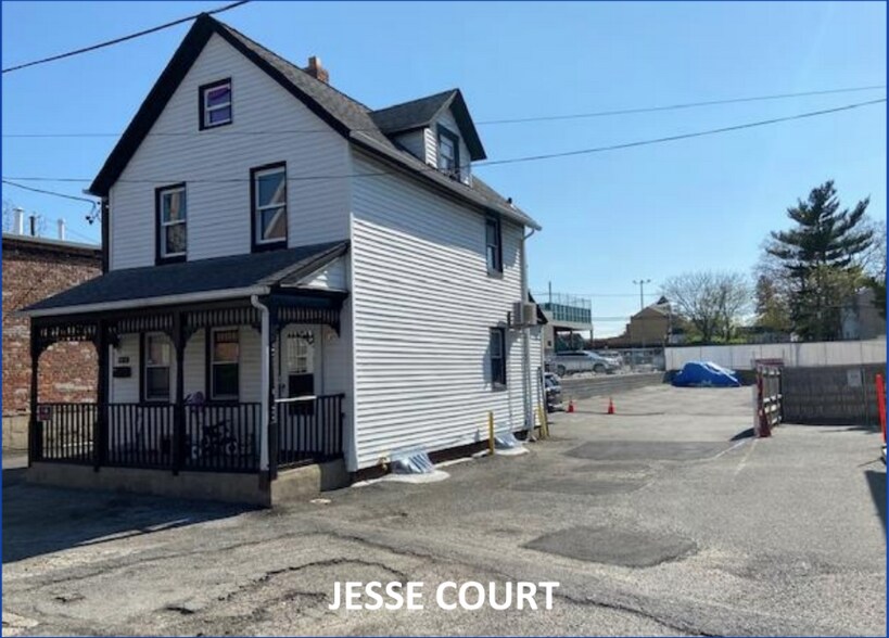 25115 Northern Blvd, Little Neck, NY à vendre - Photo du bâtiment - Image 3 de 4