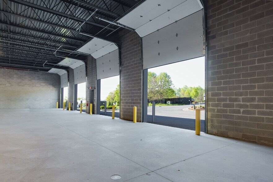 3954 Dartmouth Ct, Frederick, MD for lease - Building Photo - Image 2 of 3