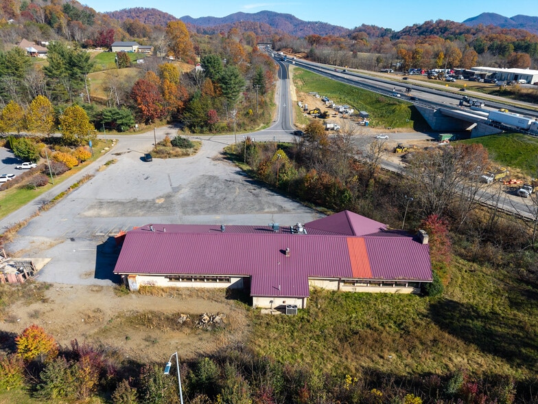 1941 Champion Dr, Canton, NC for lease - Building Photo - Image 1 of 21