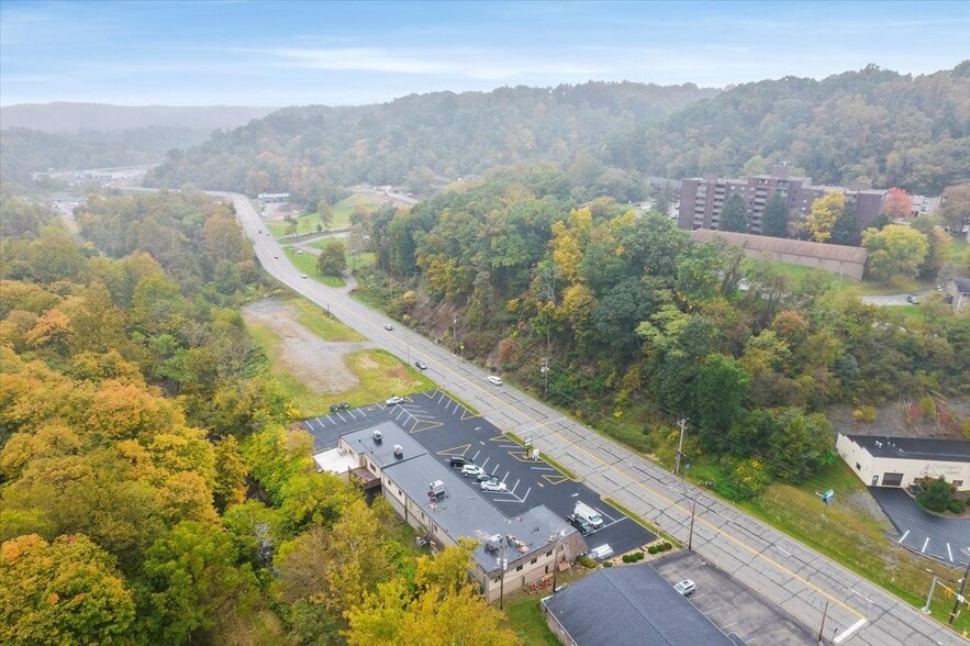 0 Long Road run, White Oak, PA à louer - Photo du bâtiment - Image 2 de 5
