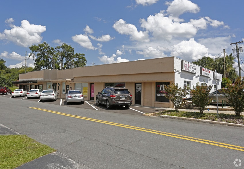 107-121 Allamanda Dr, Lakeland, FL for lease - Primary Photo - Image 1 of 23