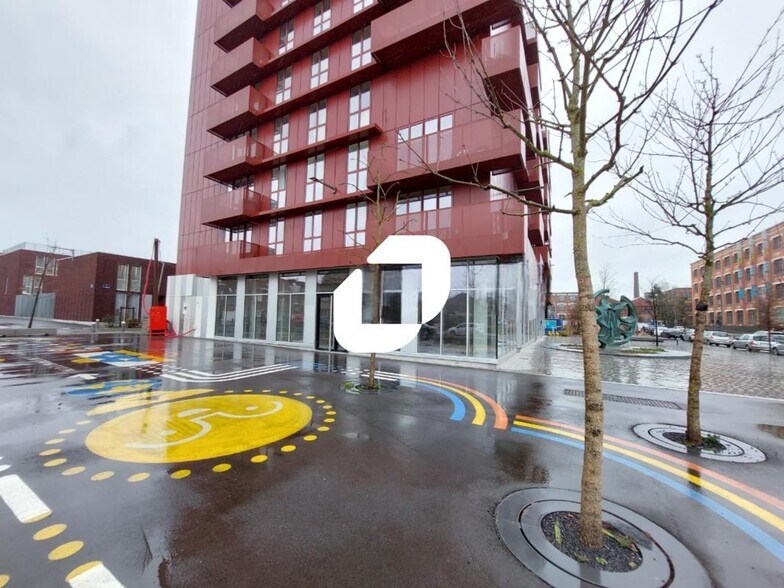 Retail in Lille for lease - Building Photo - Image 2 of 7