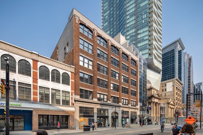 Plus de détails pour 211 Yonge Street, Toronto, ON - Commerce de détail à louer