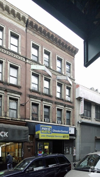 2441 Jerome Ave, Bronx, NY à louer - Photo du bâtiment - Image 2 de 4