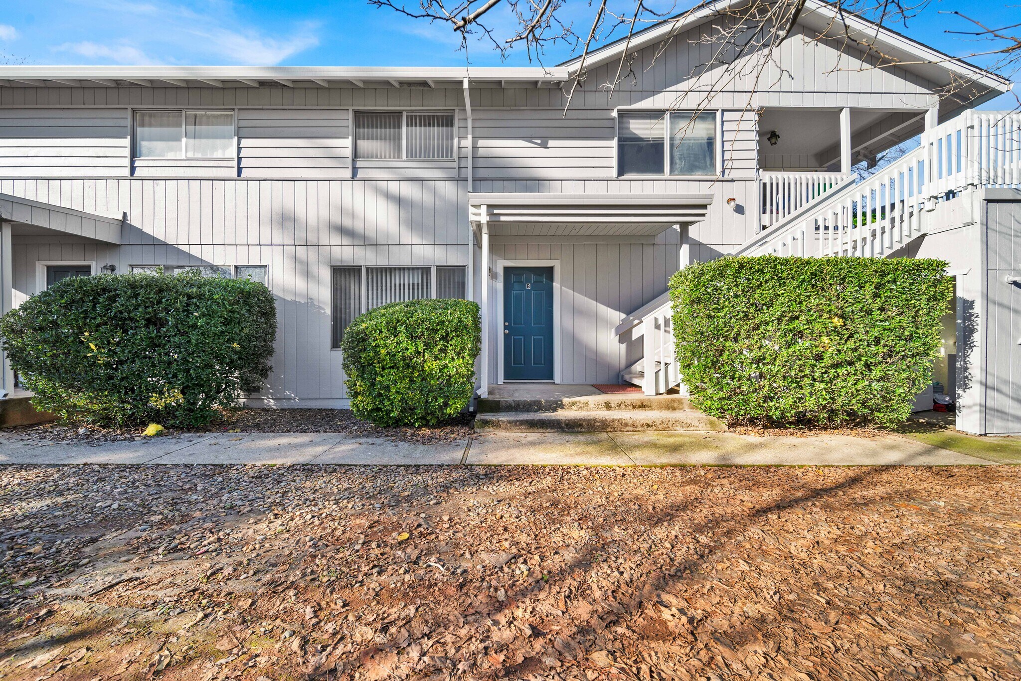 1091 Del Sol Pl, Redding, CA for sale Primary Photo- Image 1 of 41
