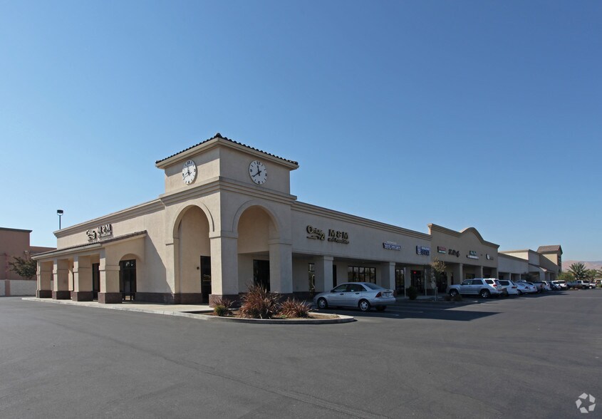 1040 W Las Palmas Ave, Patterson, CA à louer - Photo principale - Image 1 de 2