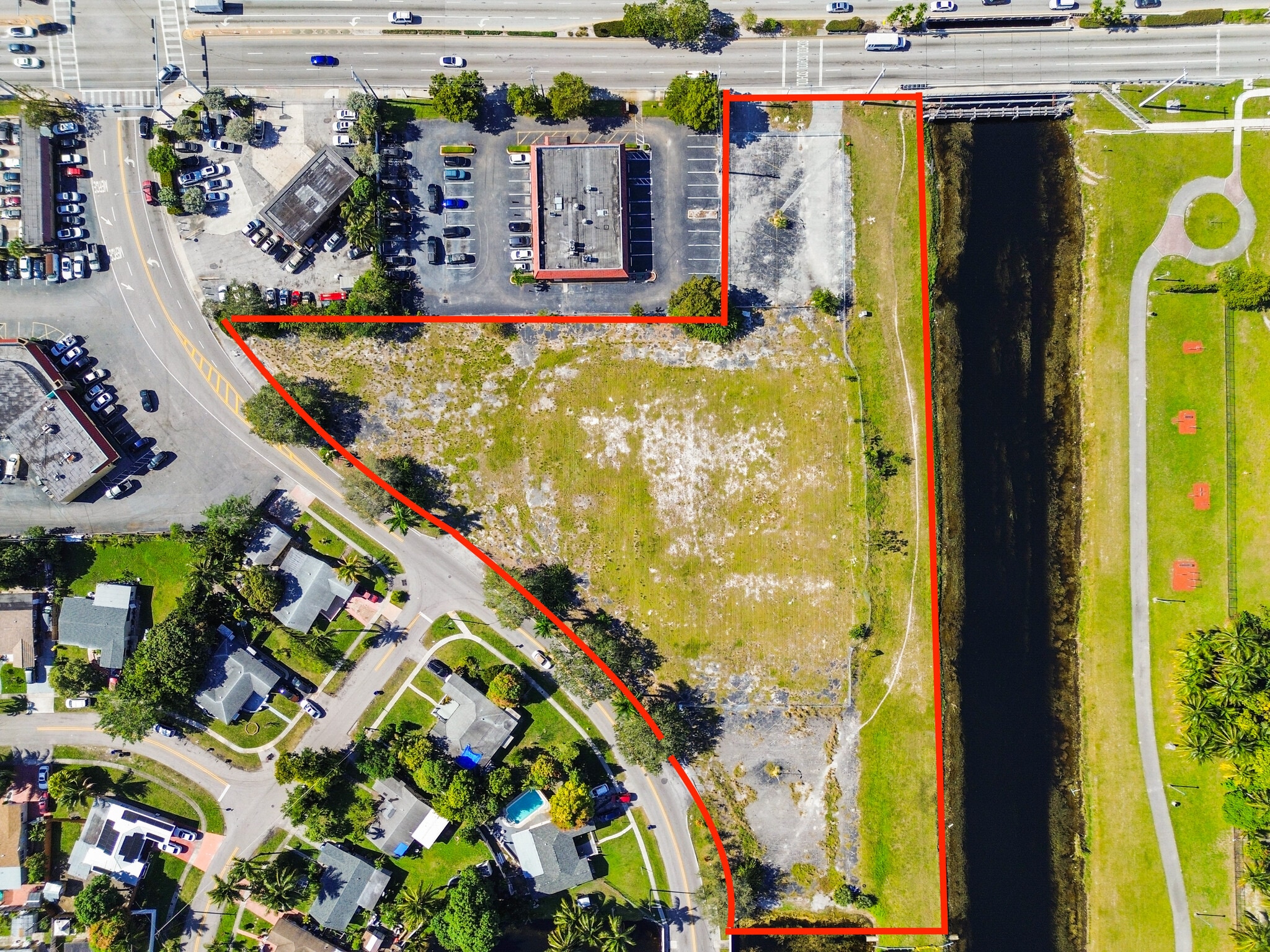 3900 NW 37th St, Lauderdale Lakes, FL for sale Primary Photo- Image 1 of 23