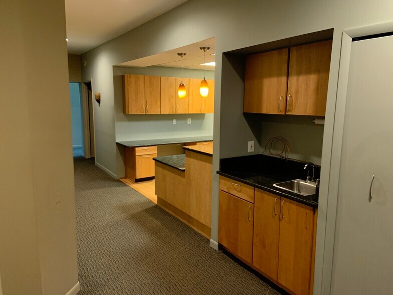 1640 Axtell Dr, Troy, MI à vendre - Photo intérieure - Image 3 de 5