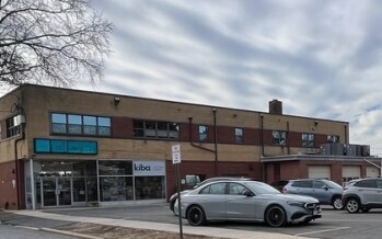 450 Jericho Tpke, Mineola, NY à vendre - Photo du bâtiment - Image 3 de 3