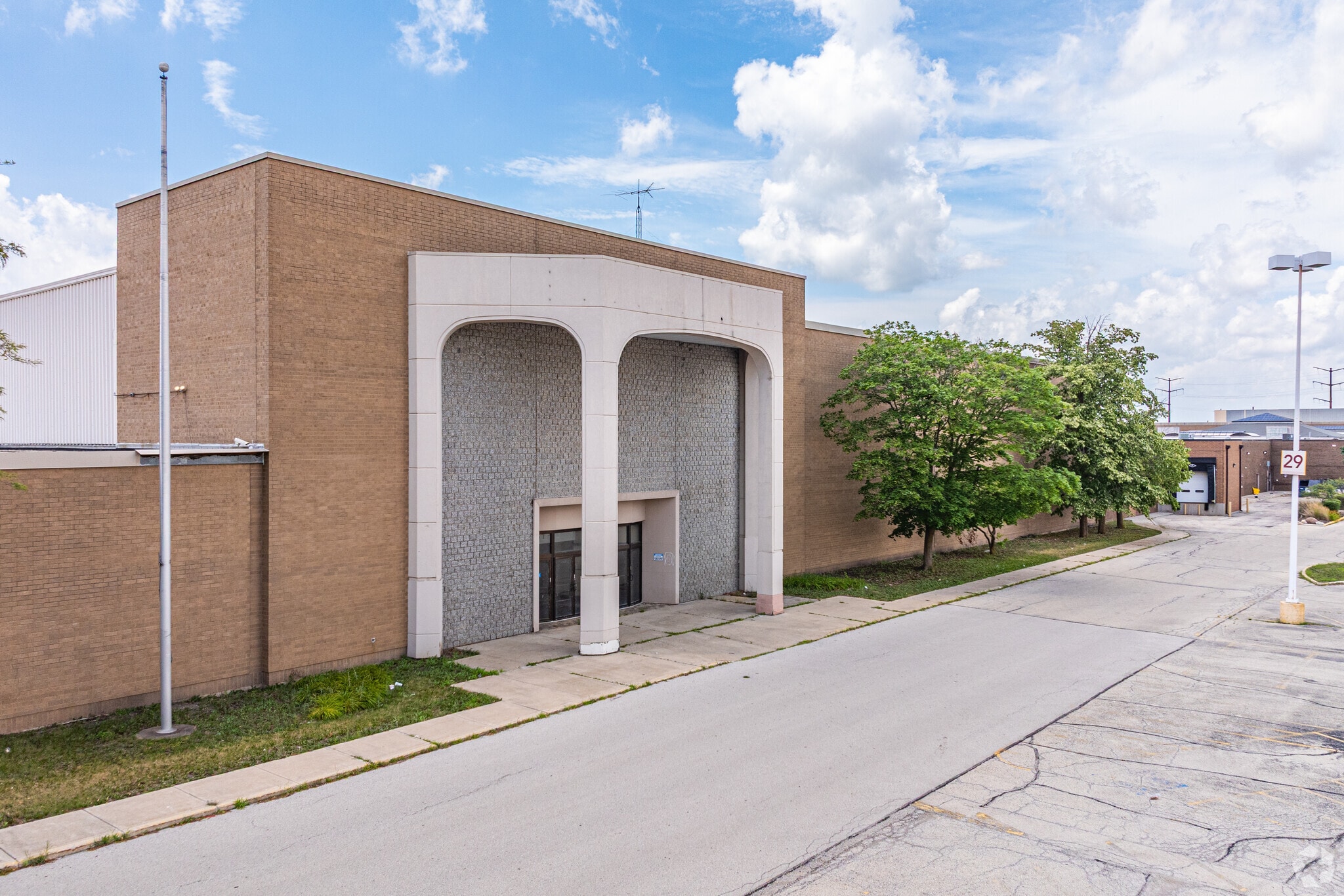 3340 Mall Loop Dr, Joliet, IL for sale Primary Photo- Image 1 of 5