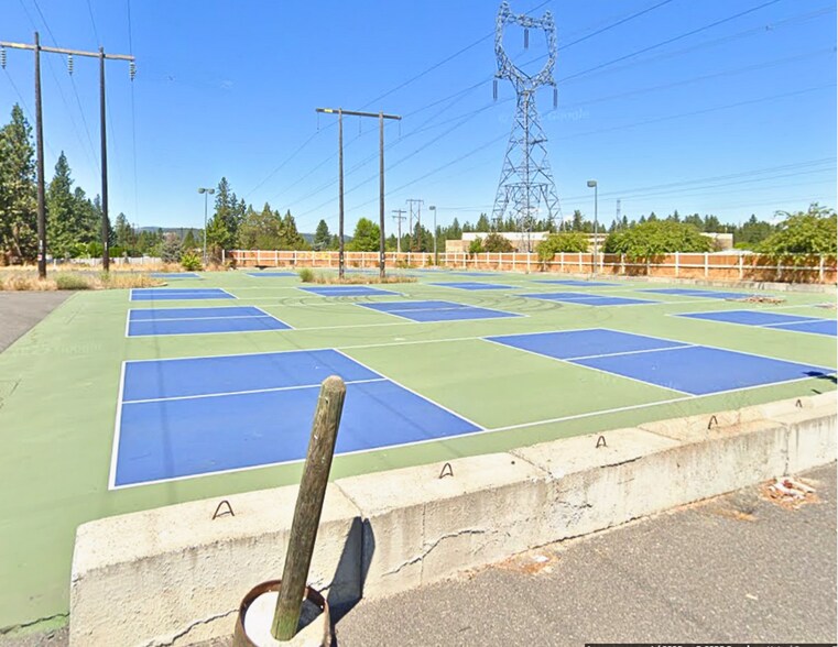 10505 N Newport Hwy, Spokane, WA à vendre - Photo du bâtiment - Image 3 de 26