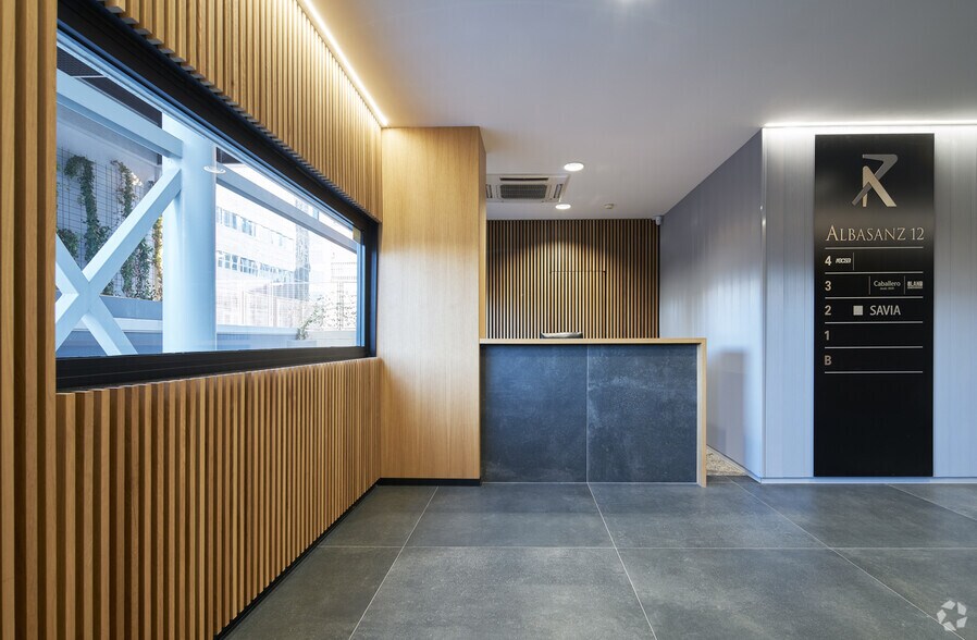 Calle Albasanz, 12, Madrid, Madrid for lease - Building Photo - Image 3 of 6