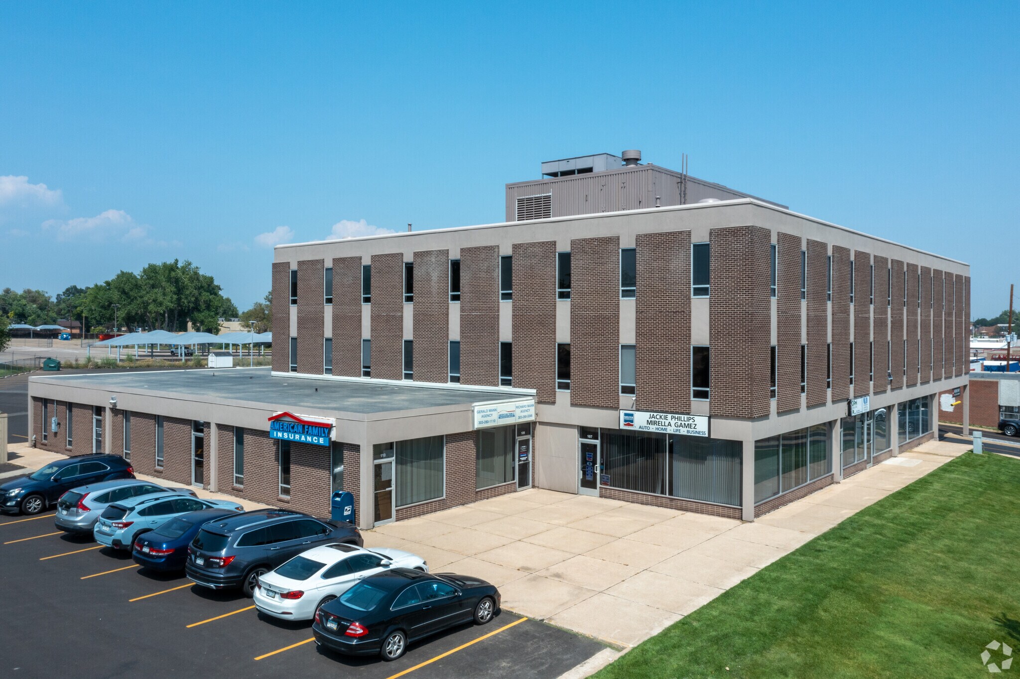 10465 Melody Dr, Northglenn, CO à louer Photo du bâtiment- Image 1 de 5