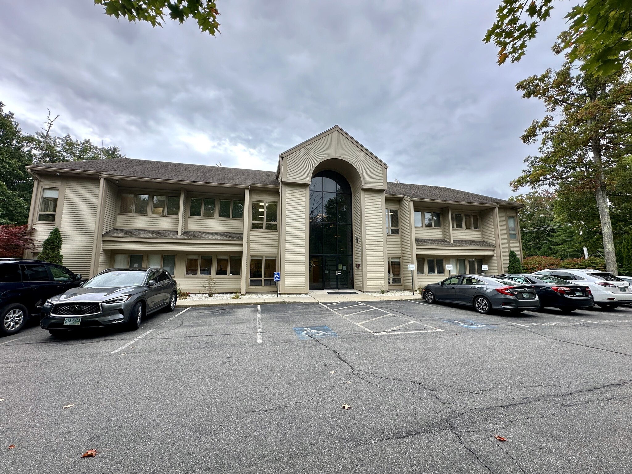 103 Stiles Rd, Salem, NH for lease Building Photo- Image 1 of 17