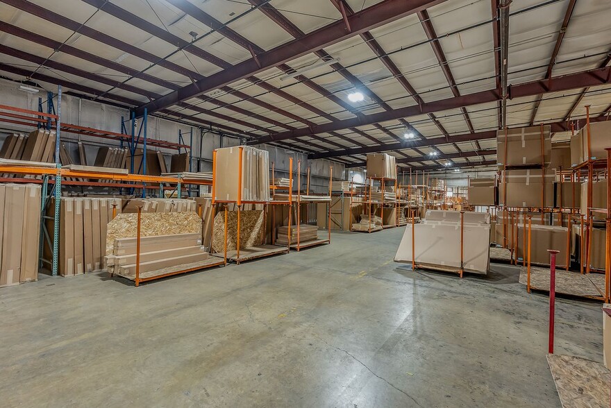 7330 Julie Francis Dr, Shreveport, LA for lease - Building Photo - Image 2 of 12