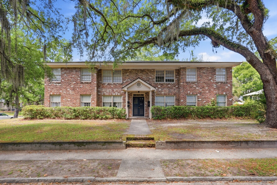 3411 Bull St, Savannah, GA à vendre - Photo du bâtiment - Image 3 de 40