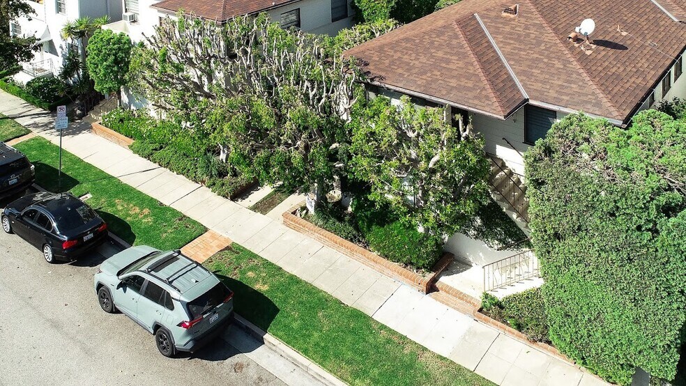 10361 Ashton Ave, Los Angeles, CA à vendre - Photo du bâtiment - Image 3 de 16