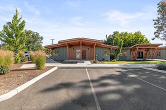 404 S 4th St, Klamath Falls, OR à louer Photo du bâtiment- Image 2 de 25