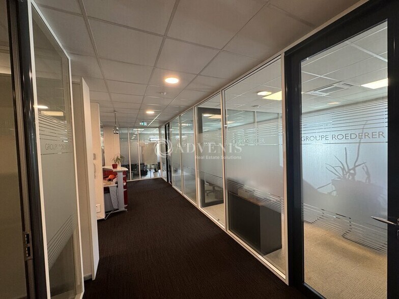 Office in Schiltigheim for lease - Interior Photo - Image 3 of 9