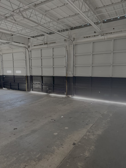 2933 Alta Mere Dr, Fort Worth, TX for lease - Building Photo - Image 2 of 3