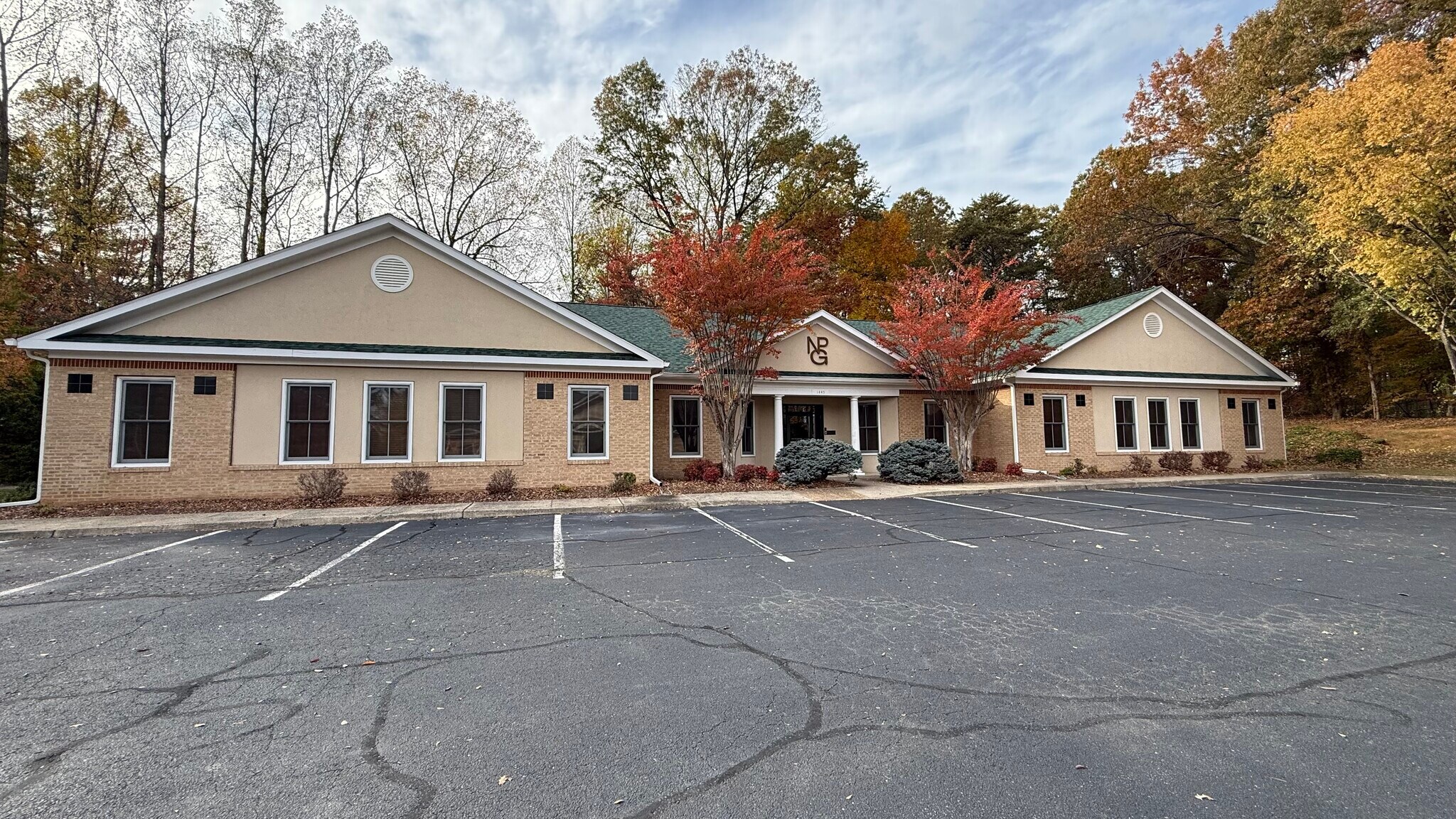 1445 Greenbrier Pl, Charlottesville, VA for sale Building Photo- Image 1 of 17