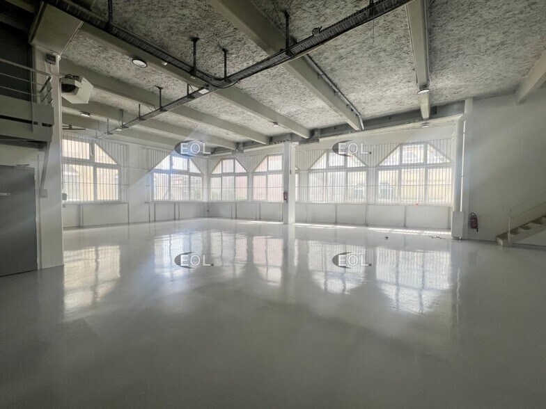 Industrial in Aubervilliers for lease - Building Photo - Image 1 of 21