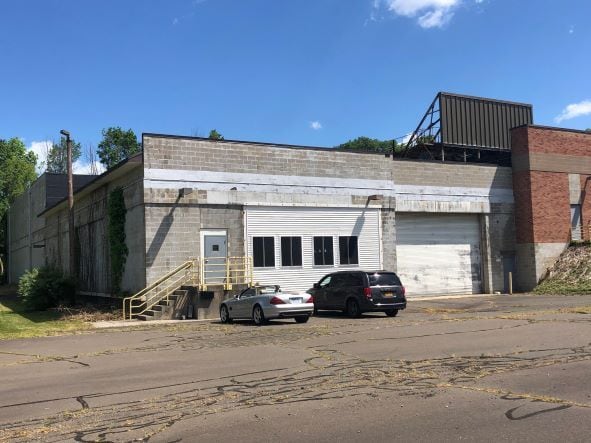425 Main St N, Southbury, CT for lease - Building Photo - Image 2 of 2