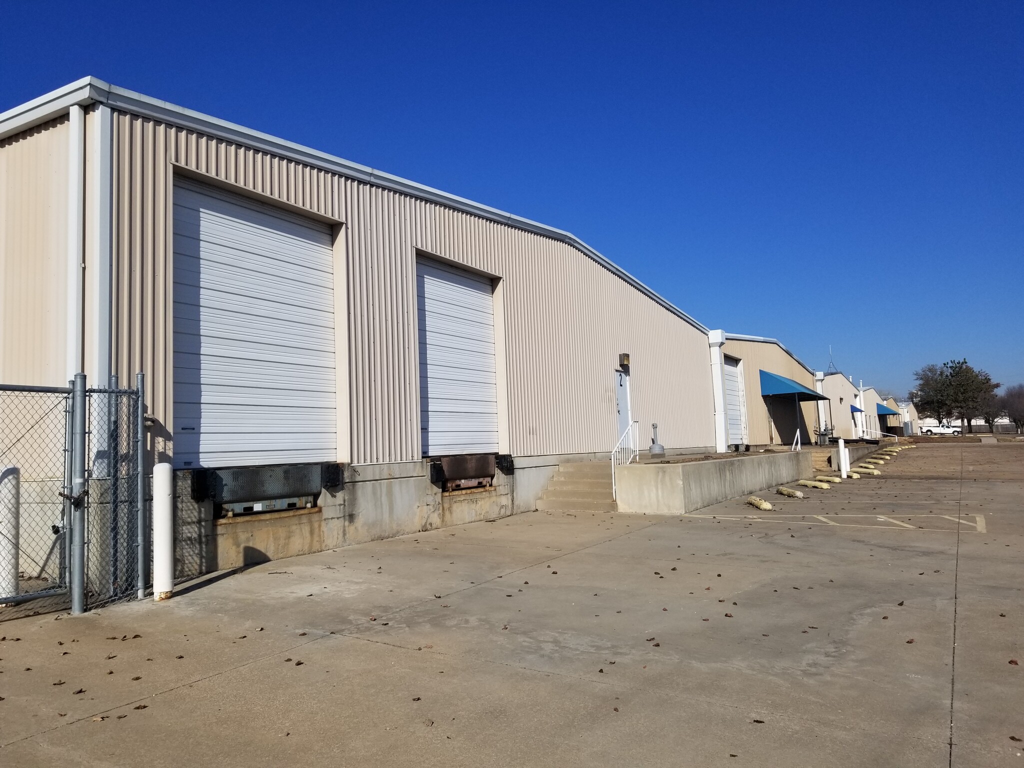 502-602 N Redbud Ave, Broken Arrow, OK for lease Building Photo- Image 1 of 9