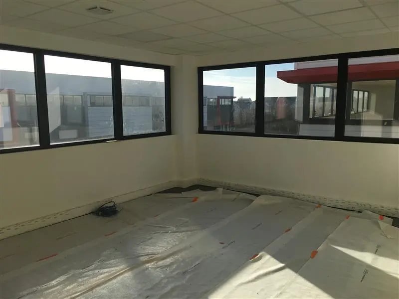 Flex in Chanteloup-en-Brie for lease Interior Photo- Image 1 of 4