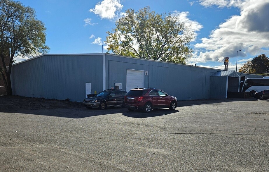 322 Terminal St SW, Grand Rapids, MI for lease - Building Photo - Image 2 of 14