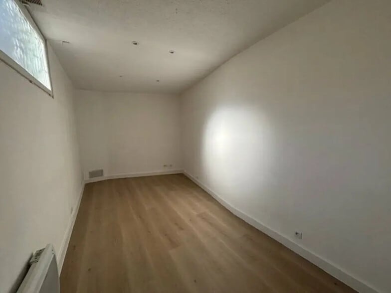 Office in Saint-Gély-du-Fesc for lease - Building Photo - Image 2 of 6