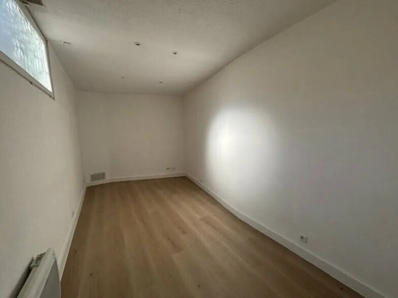 Bureau dans Saint-Gély-du-Fesc à louer - Photo du bâtiment - Image 2 de 6