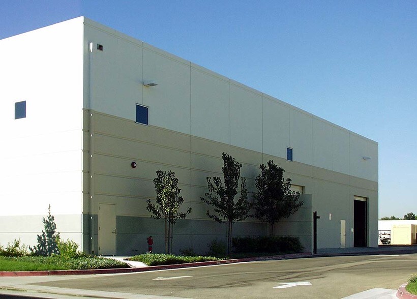 1311 E Philadelphia St, Ontario, CA à louer - Autre - Image 2 de 5