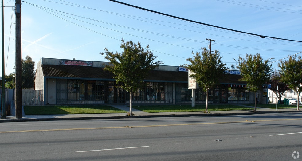 1212 E Julian St, San Jose, CA for lease - Primary Photo - Image 1 of 2