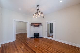 214 E Ashby Pl, San Antonio, TX for lease Interior Photo- Image 2 of 29
