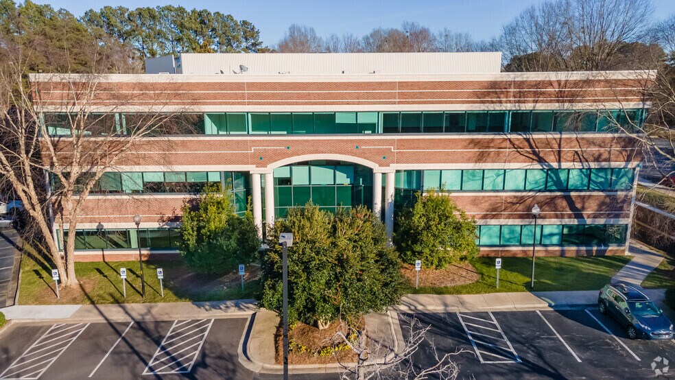 110 Horizon Dr, Raleigh, NC à louer - Photo du bâtiment - Image 2 de 14