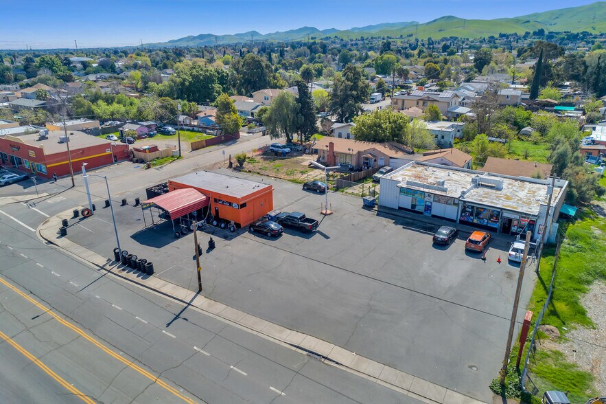 2155 Willow Pass Rd, Bay Point, CA for sale - Aerial - Image 1 of 1