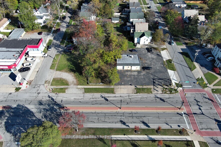 714 Middle Ave, Elyria, OH à vendre - Photo du bâtiment - Image 2 de 6