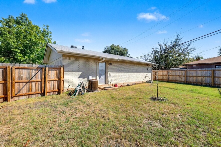 2406 Dawn Dr, Georgetown, TX for sale - Building Photo - Image 3 of 21