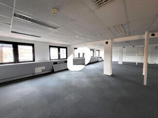 Plus de détails pour Place De La République, Croix - Bureau à vendre